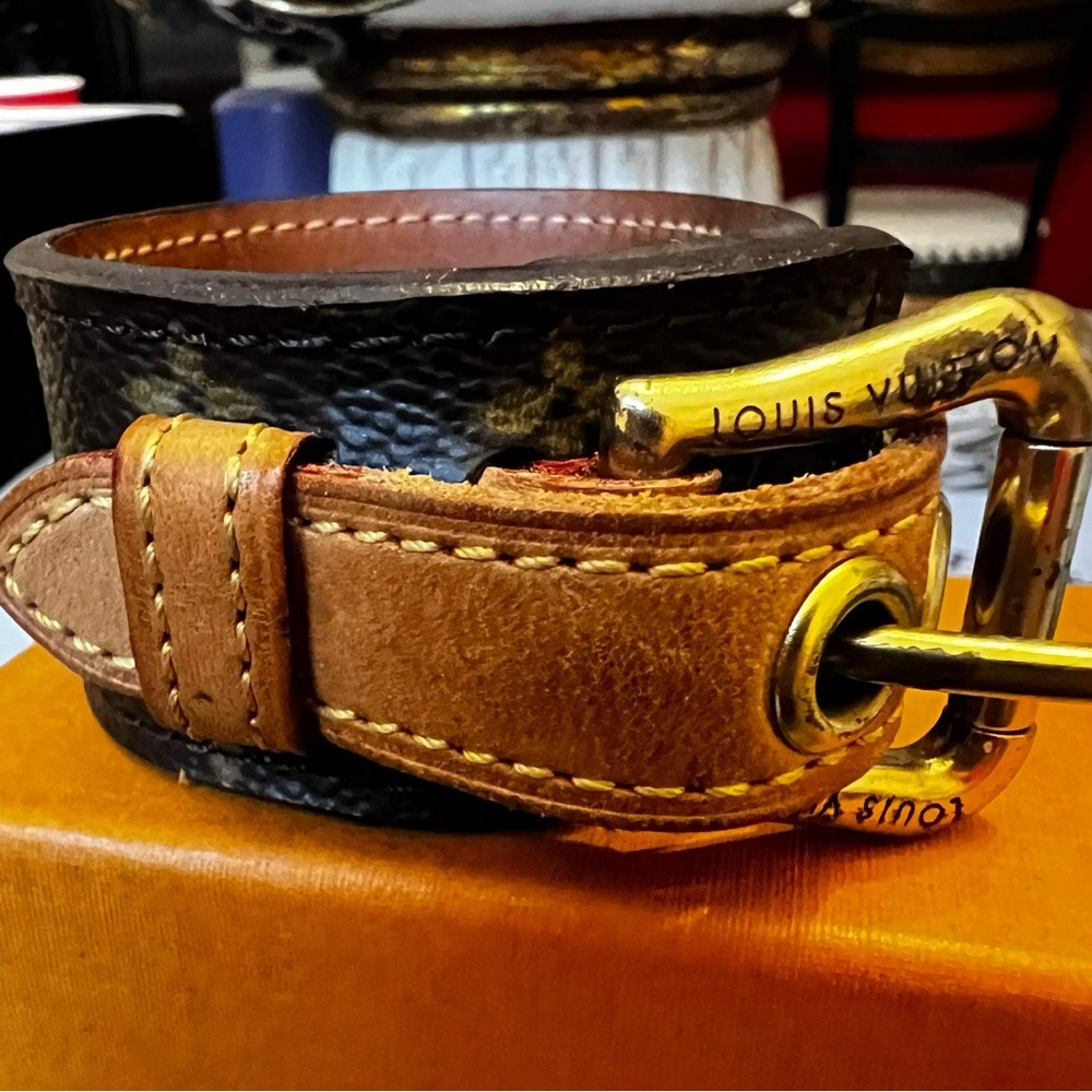 Louis Vuitton leather cuff - Picture 2 of 8